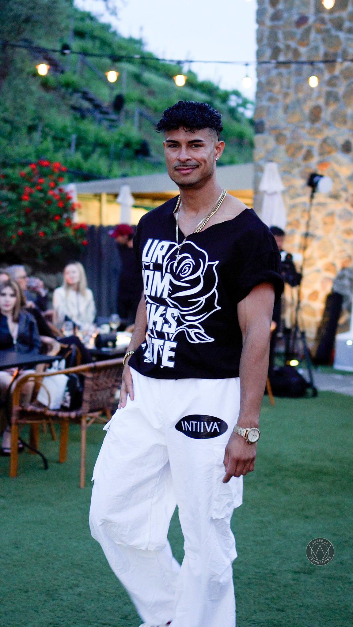 INTIIVA MENS UNFINIISHED "UR MOM" T SHIRT
